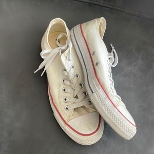 White Lowtop Converse